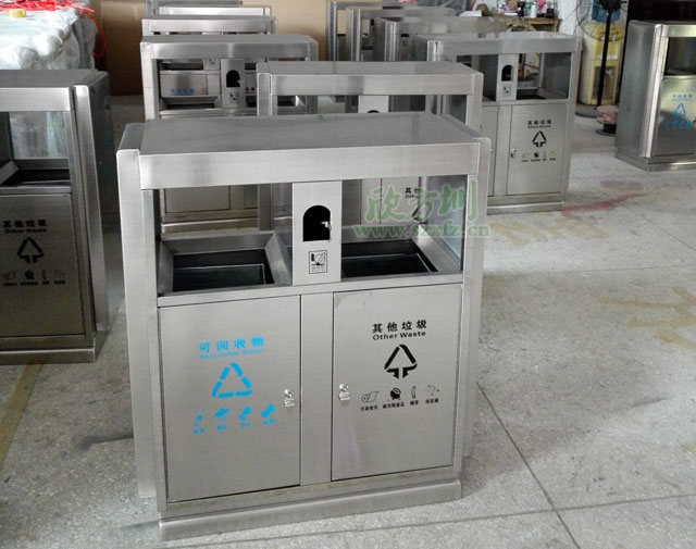 地鐵不銹鋼分類(lèi)垃圾桶工廠(chǎng)批量生產(chǎn)圖