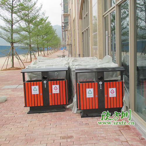 廣州清遠地產物業(yè)公司，增添欣方圳鋼木垃圾桶